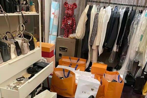 广安市武胜回收一线品牌衣服
